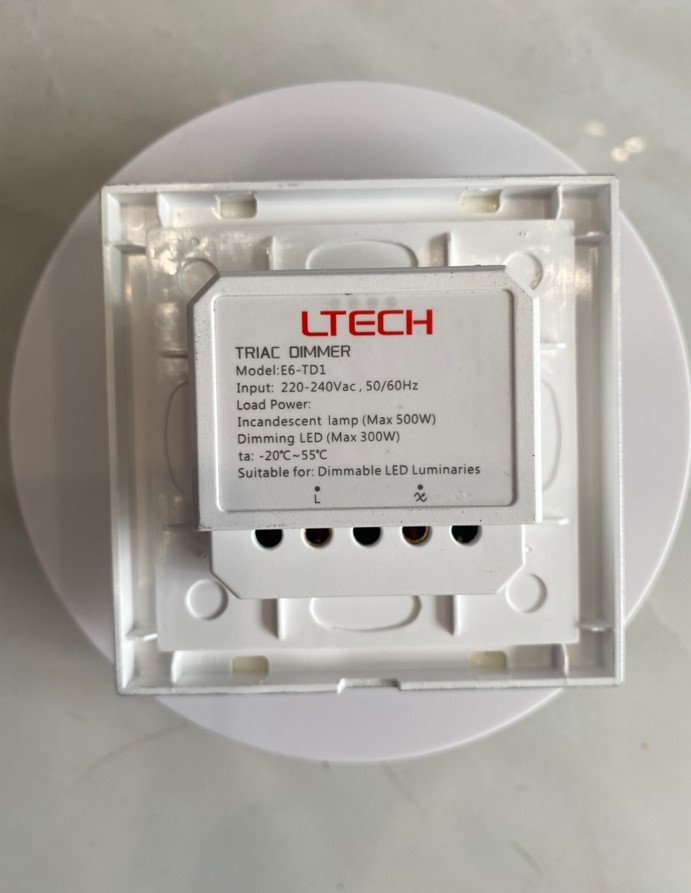 c&ocirc;ng tắc dim triac