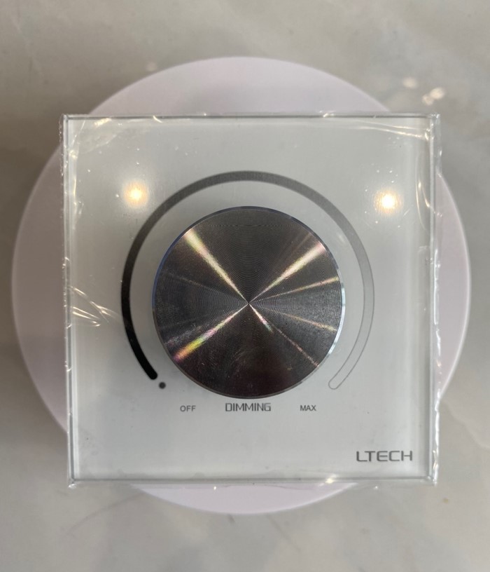 c&ocirc;ng tắc dimmer triac